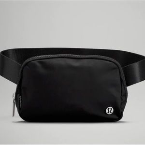 ✨ 1 DAY SALE ✨ NWT Lululemon Everywhere Belt Bag Black